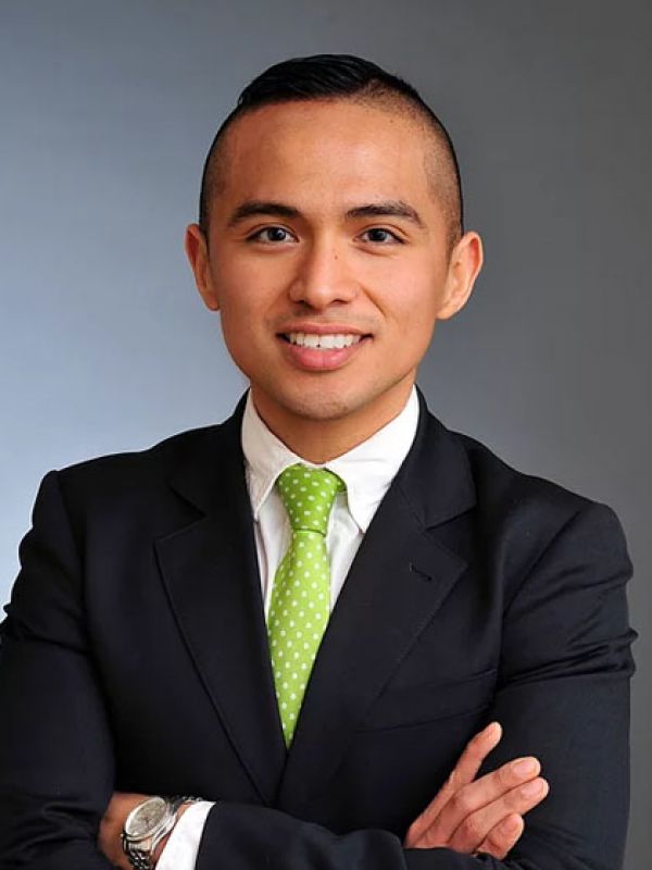 Chicago Immigration Attorney Carlos Quichiz